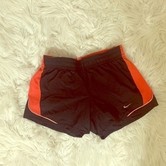 Nike Air Dri Fit Black And Red Shorts Size XS - Picture 1 of 7